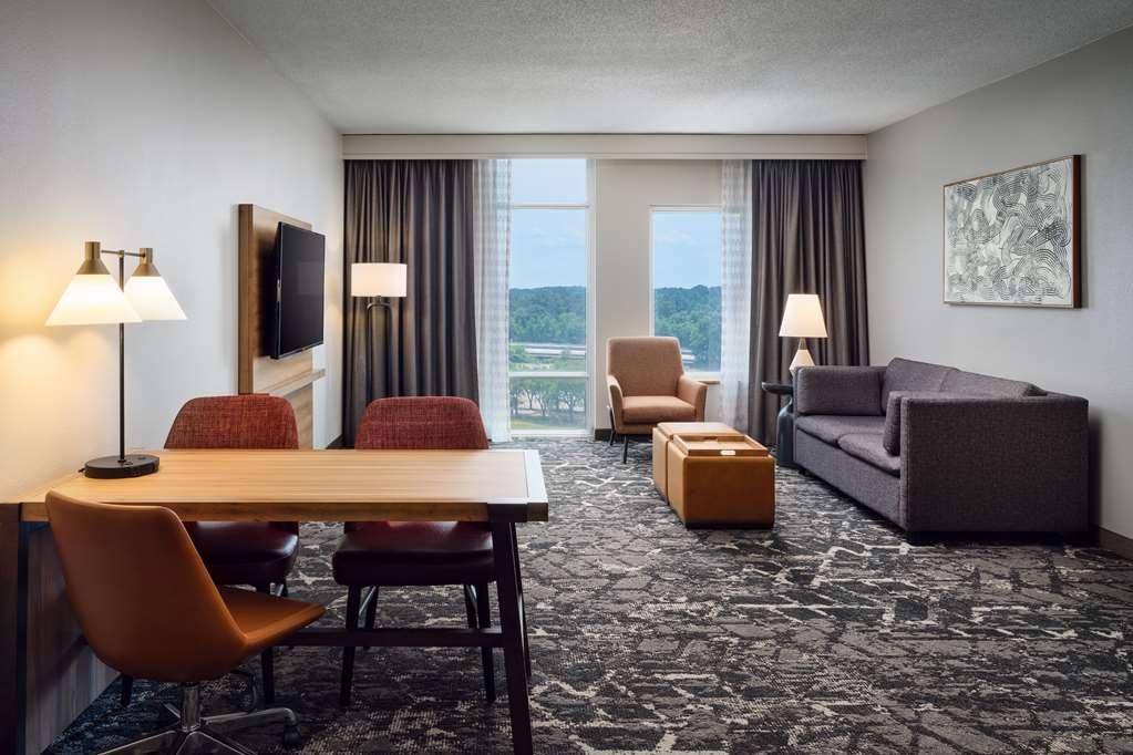 Embassy Suites By Hilton Hampton Convention Center Bilik gambar