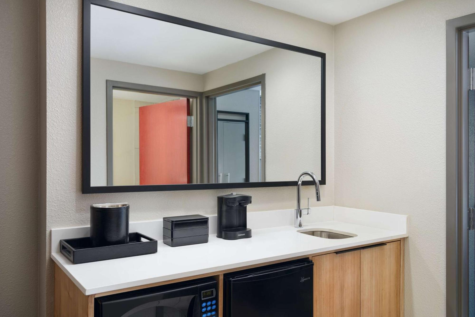 Embassy Suites By Hilton Hampton Convention Center Luaran gambar